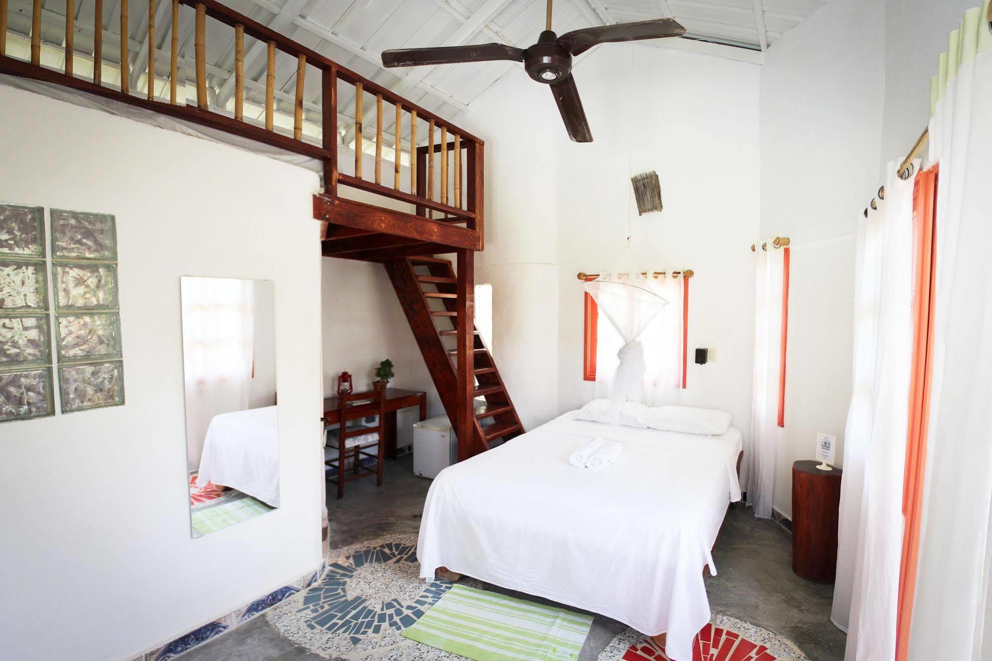 Casa Delfin Guest House Las Terrenas Exterior photo