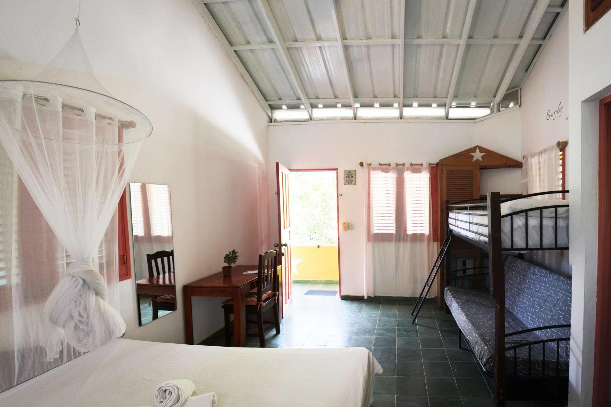 Casa Delfin Guest House Las Terrenas Exterior photo