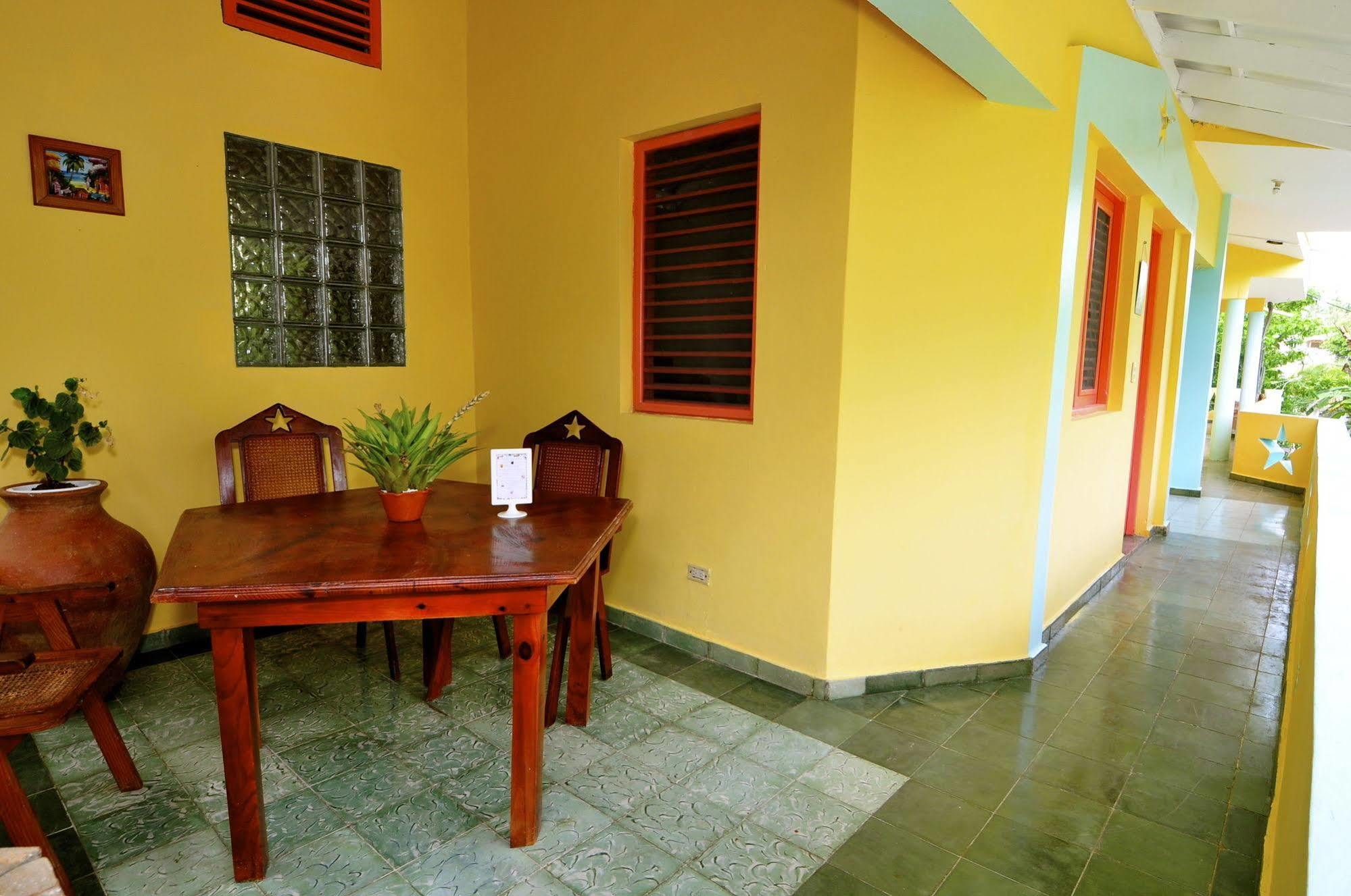 Casa Delfin Guest House Las Terrenas Exterior photo