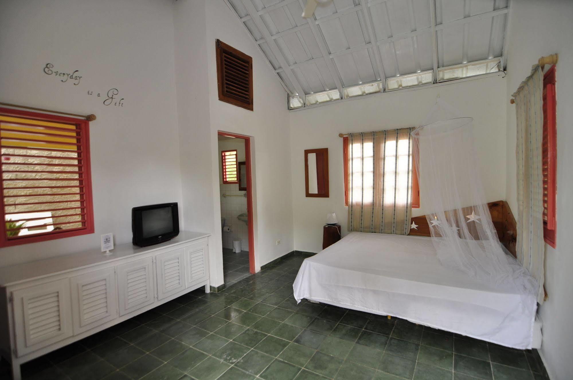 Casa Delfin Guest House Las Terrenas Exterior photo
